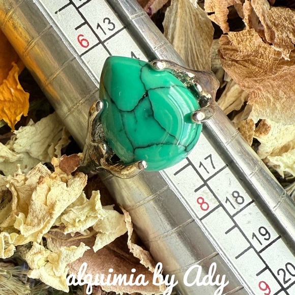 Green turquoise raindrop silver ring - Picture 1 of 1